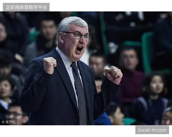 尼克斯的外线压迫式防守成为杀手锏，迫使对手失误并高效转化为得分